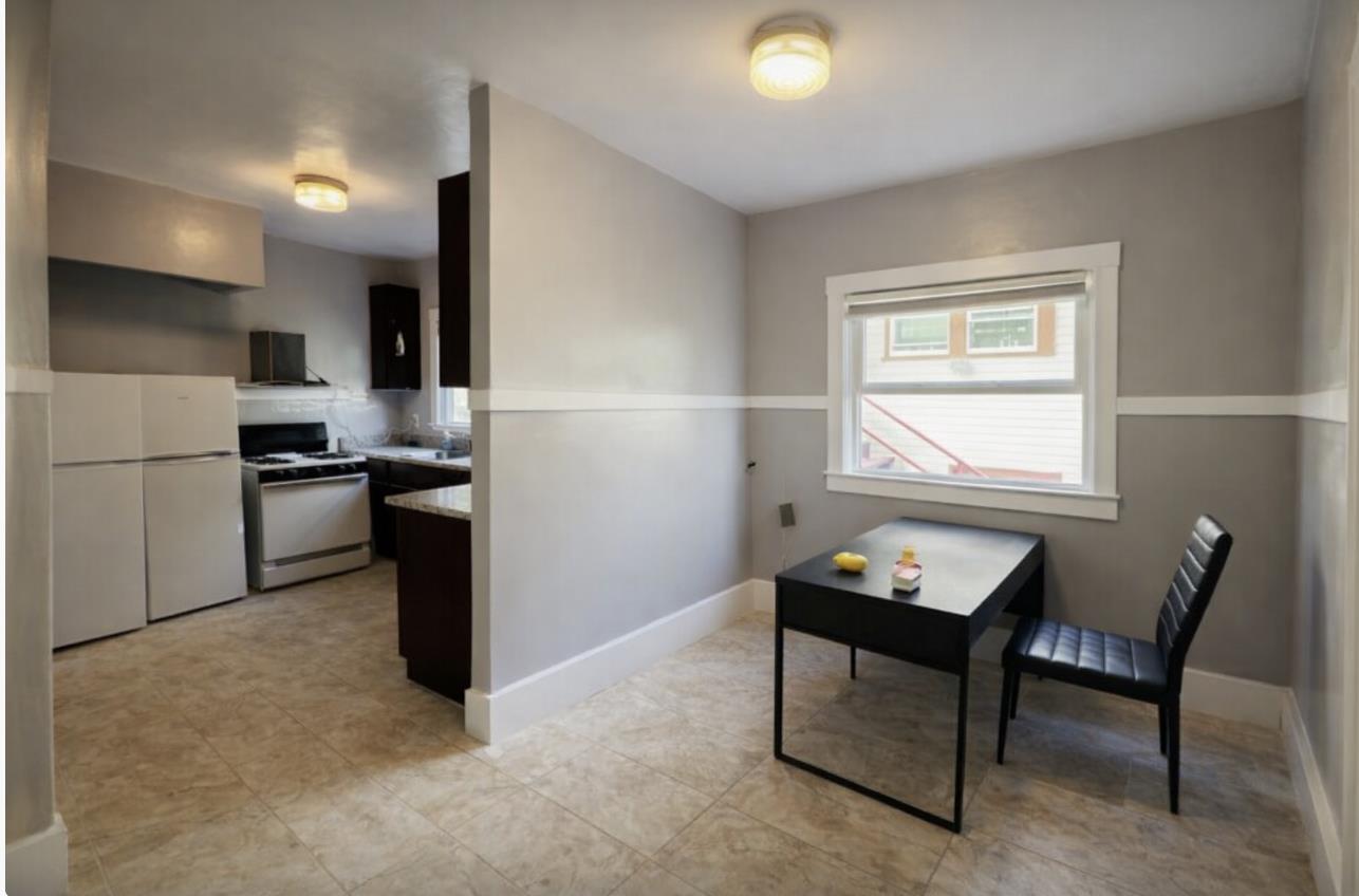 Detail Gallery Image 4 of 7 For 2366 Virginia St #1,  Berkeley,  CA 94709 - 3 Beds | 1 Baths