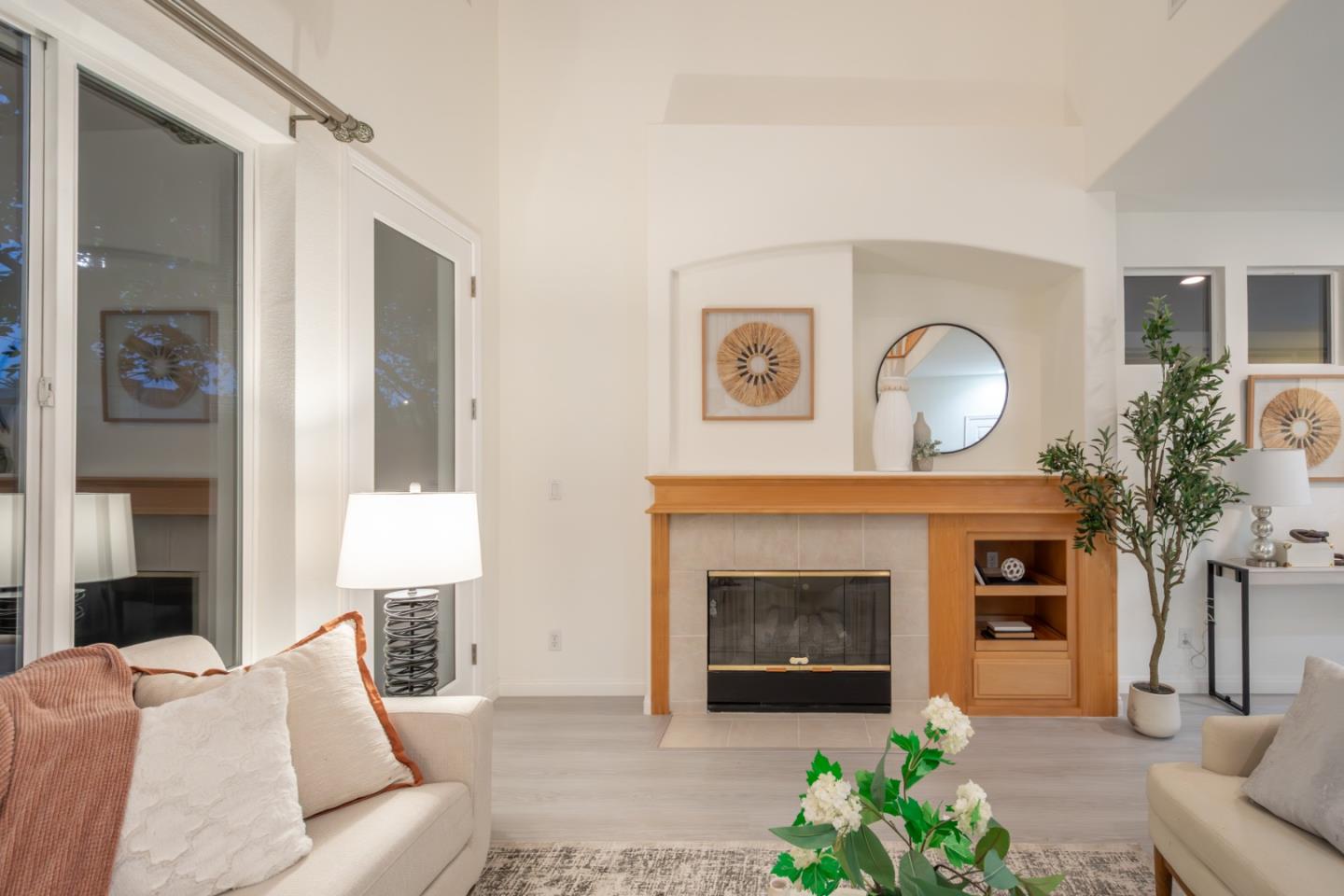 Detail Gallery Image 10 of 44 For 18060 King Ct, Saratoga,  CA 95070 - 3 Beds | 2/1 Baths