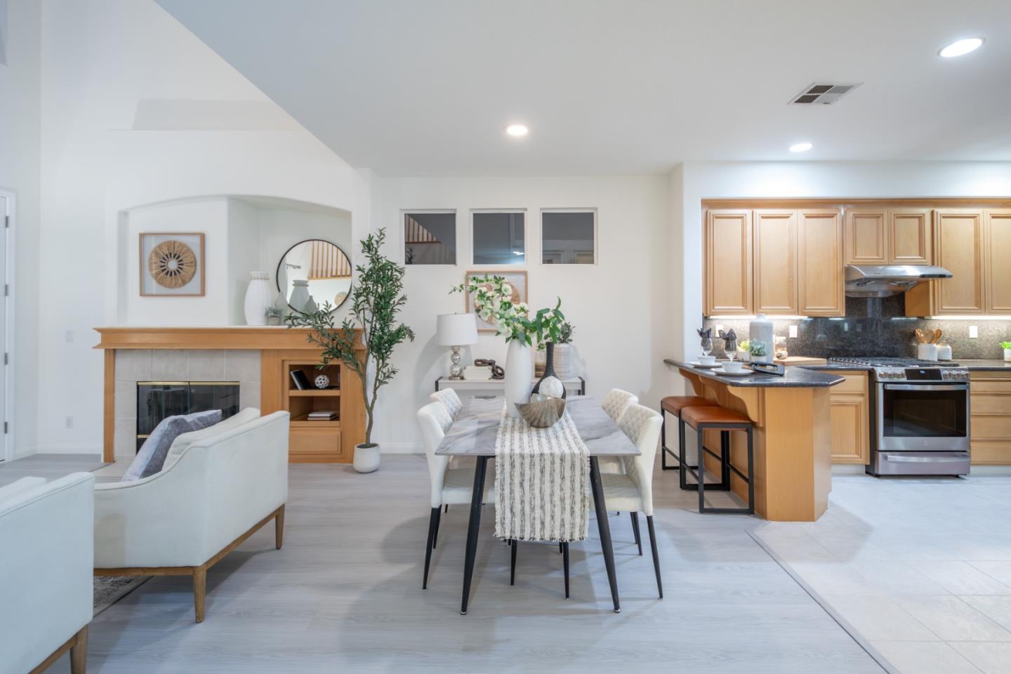 Detail Gallery Image 14 of 44 For 18060 King Ct, Saratoga,  CA 95070 - 3 Beds | 2/1 Baths