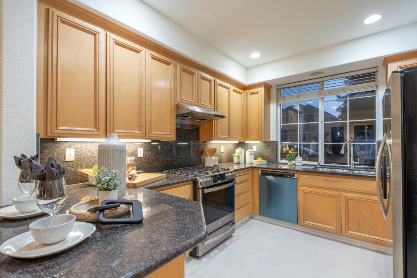 Detail Gallery Image 15 of 44 For 18060 King Ct, Saratoga,  CA 95070 - 3 Beds | 2/1 Baths