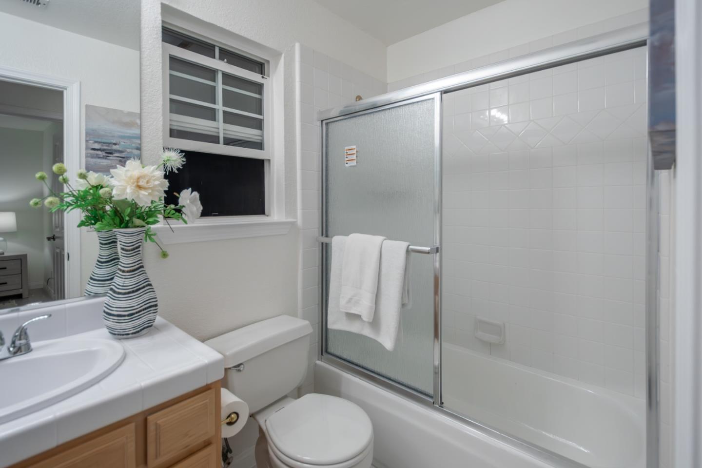 Detail Gallery Image 34 of 44 For 18060 King Ct, Saratoga,  CA 95070 - 3 Beds | 2/1 Baths