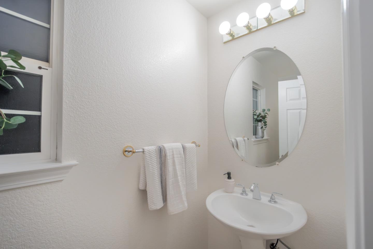Detail Gallery Image 37 of 44 For 18060 King Ct, Saratoga,  CA 95070 - 3 Beds | 2/1 Baths
