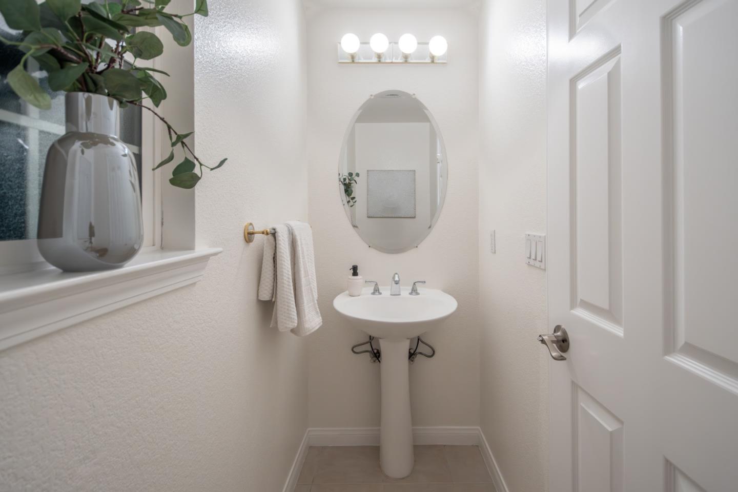 Detail Gallery Image 38 of 44 For 18060 King Ct, Saratoga,  CA 95070 - 3 Beds | 2/1 Baths