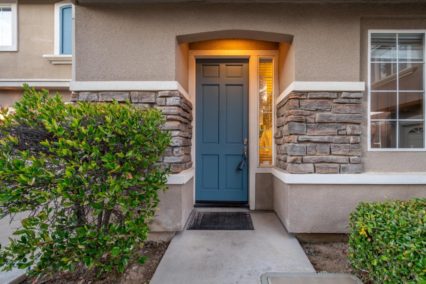 Detail Gallery Image 4 of 44 For 18060 King Ct, Saratoga,  CA 95070 - 3 Beds | 2/1 Baths