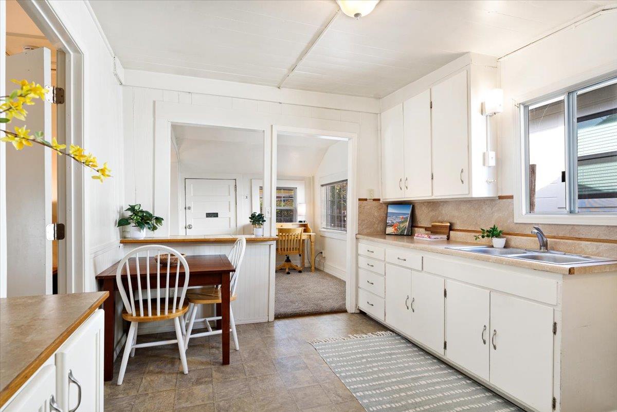 Detail Gallery Image 13 of 38 For 208 Mountain View Ave, Santa Cruz,  CA 95062 - 1 Beds | 1 Baths