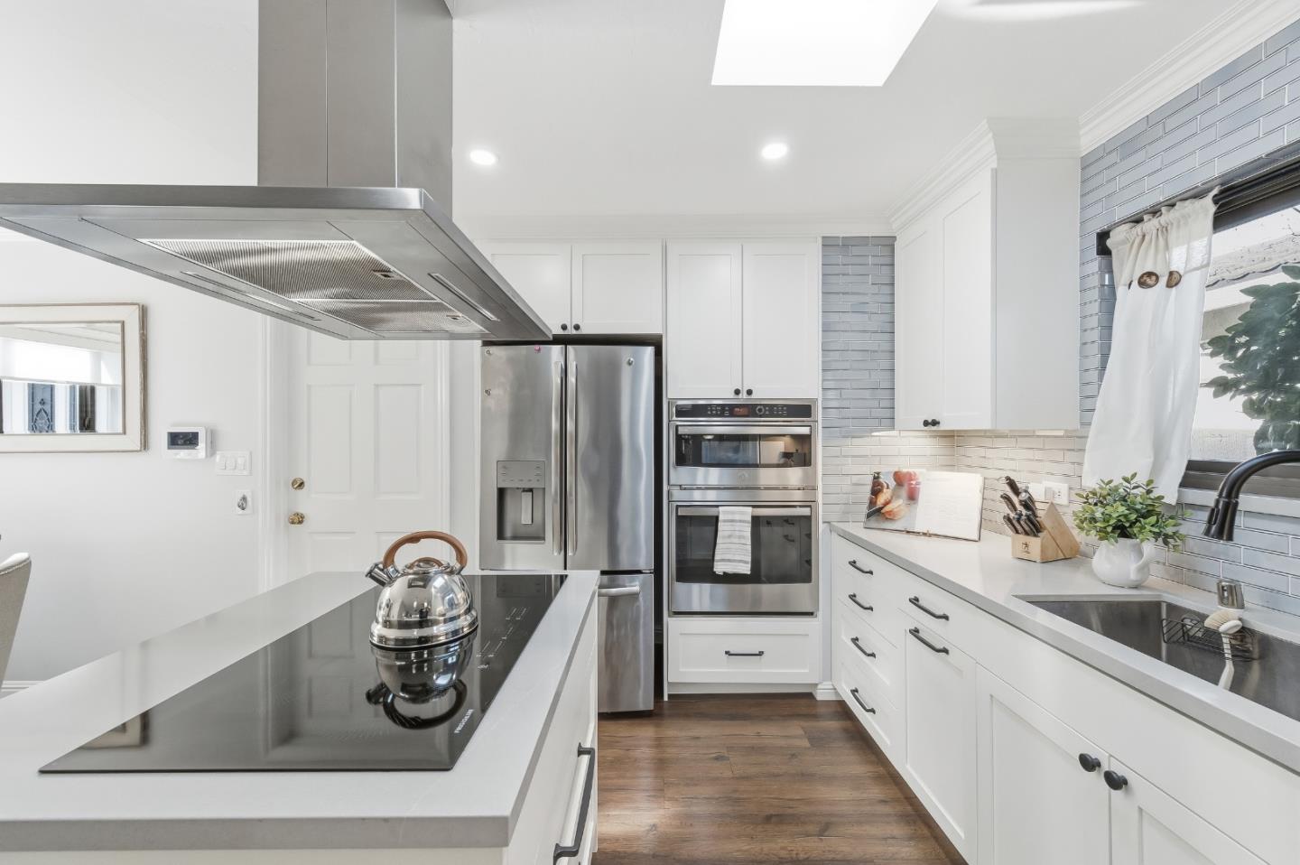 Detail Gallery Image 10 of 32 For 247 Pelican Ct, Foster City,  CA 94404 - 4 Beds | 2 Baths