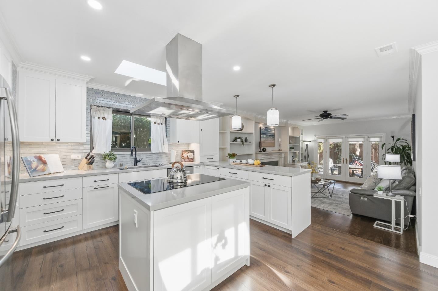 Detail Gallery Image 11 of 32 For 247 Pelican Ct, Foster City,  CA 94404 - 4 Beds | 2 Baths