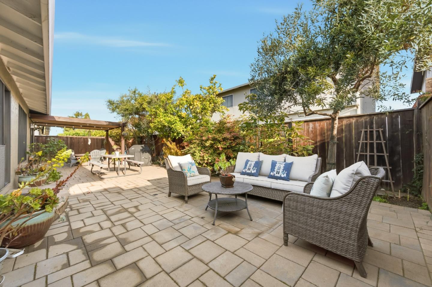 Detail Gallery Image 29 of 32 For 247 Pelican Ct, Foster City,  CA 94404 - 4 Beds | 2 Baths