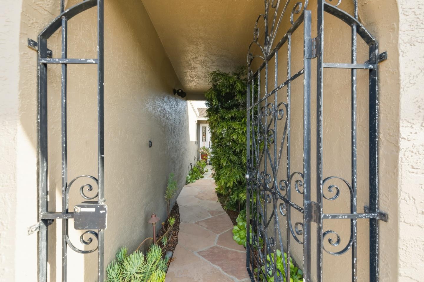 Detail Gallery Image 31 of 32 For 247 Pelican Ct, Foster City,  CA 94404 - 4 Beds | 2 Baths