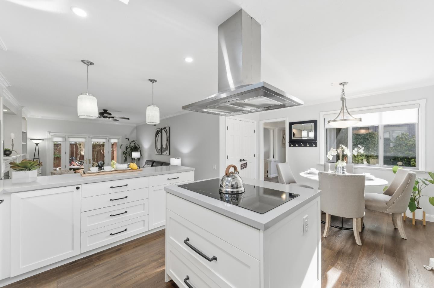 Detail Gallery Image 8 of 32 For 247 Pelican Ct, Foster City,  CA 94404 - 4 Beds | 2 Baths