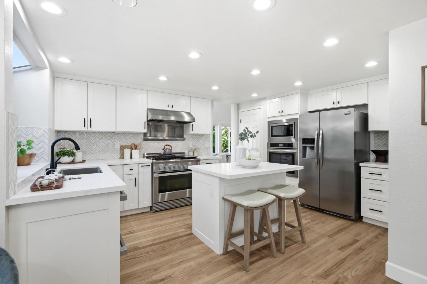 Detail Gallery Image 12 of 63 For 7121 Sheehan Ct, San Jose,  CA 95120 - 6 Beds | 3 Baths