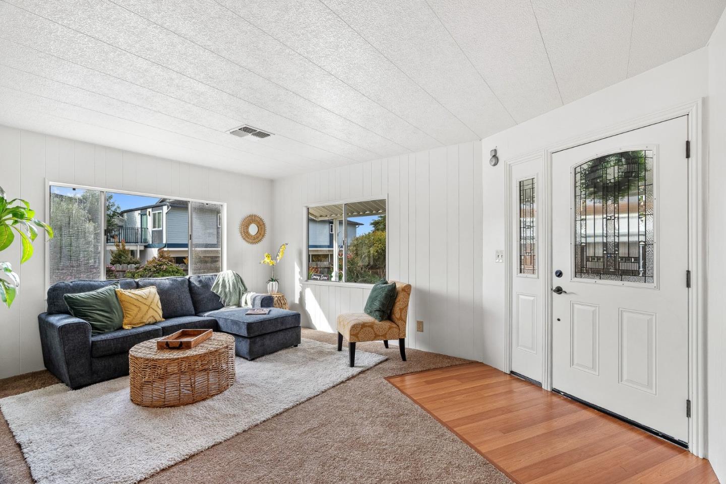 Front Image Thumbnail for ML82033509