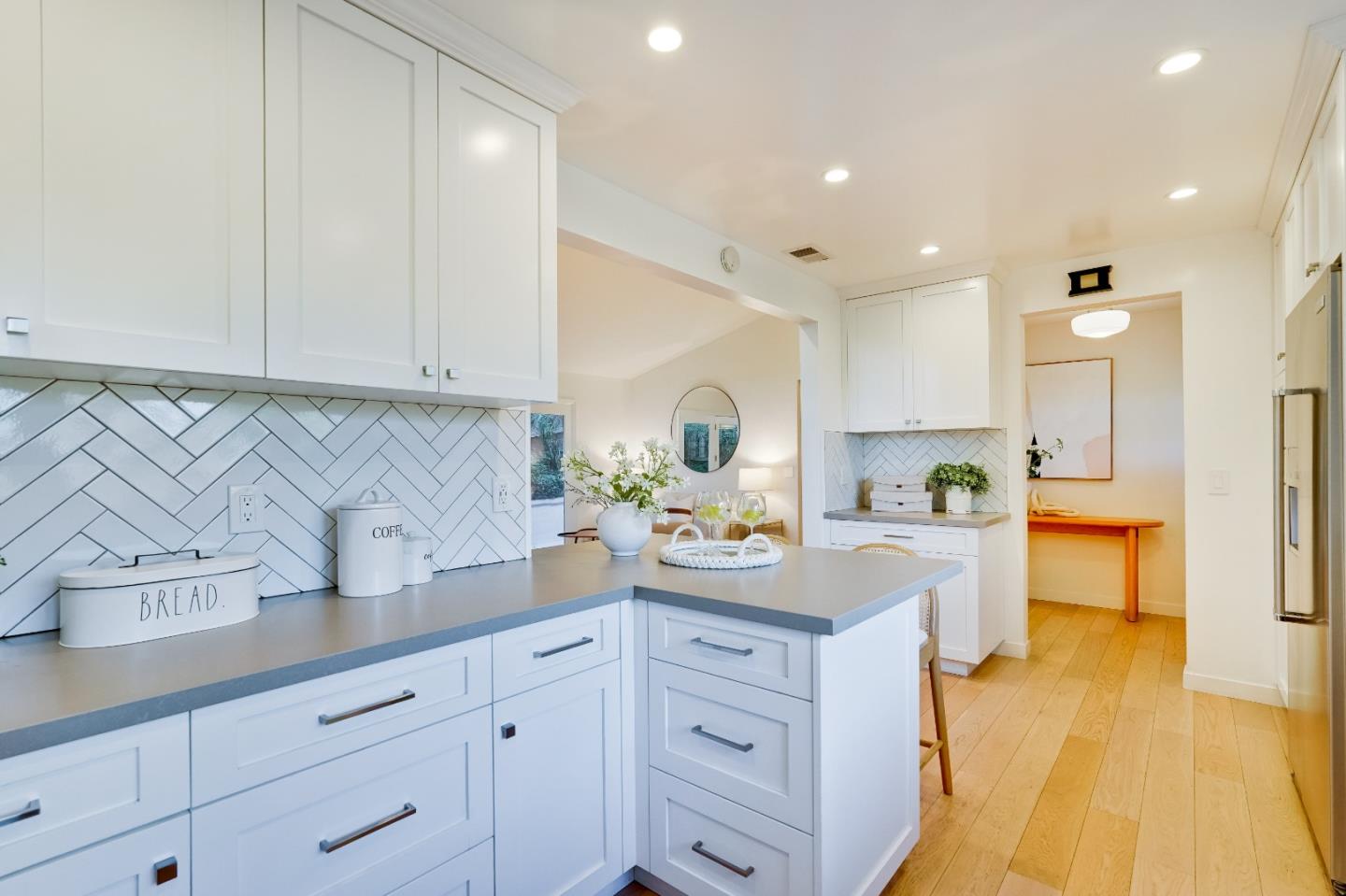 Detail Gallery Image 18 of 45 For 10741 Santa Lucia Rd, Cupertino,  CA 95014 - 3 Beds | 2 Baths