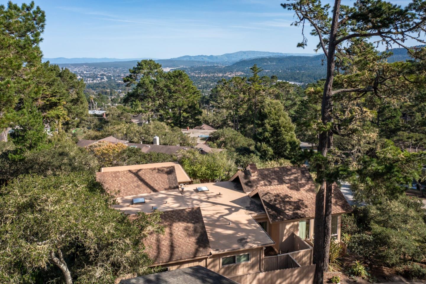 Detail Gallery Image 20 of 21 For 150 Shady Ln, Monterey,  CA 93940 - 3 Beds | 2 Baths