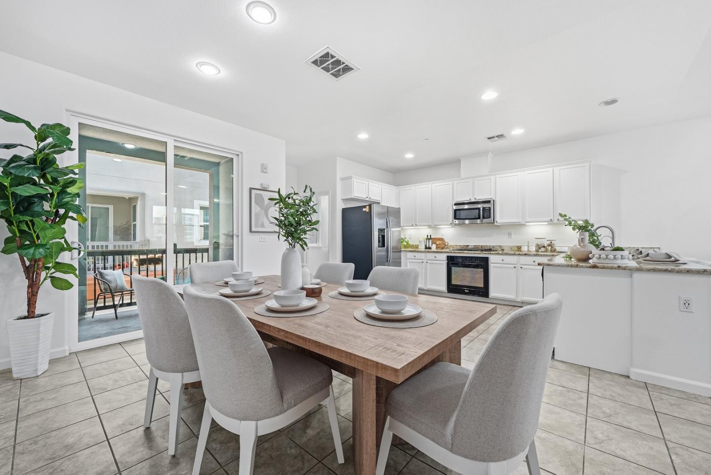 Detail Gallery Image 13 of 48 For 1463 Mercado Way, San Jose,  CA 95131 - 3 Beds | 2/1 Baths