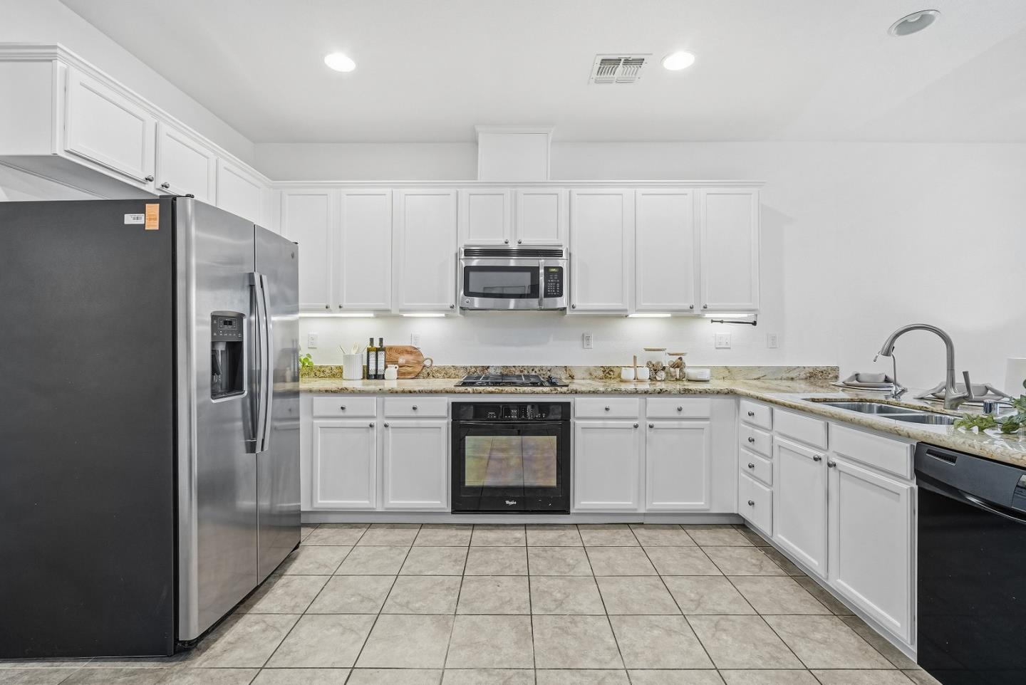 Detail Gallery Image 15 of 48 For 1463 Mercado Way, San Jose,  CA 95131 - 3 Beds | 2/1 Baths