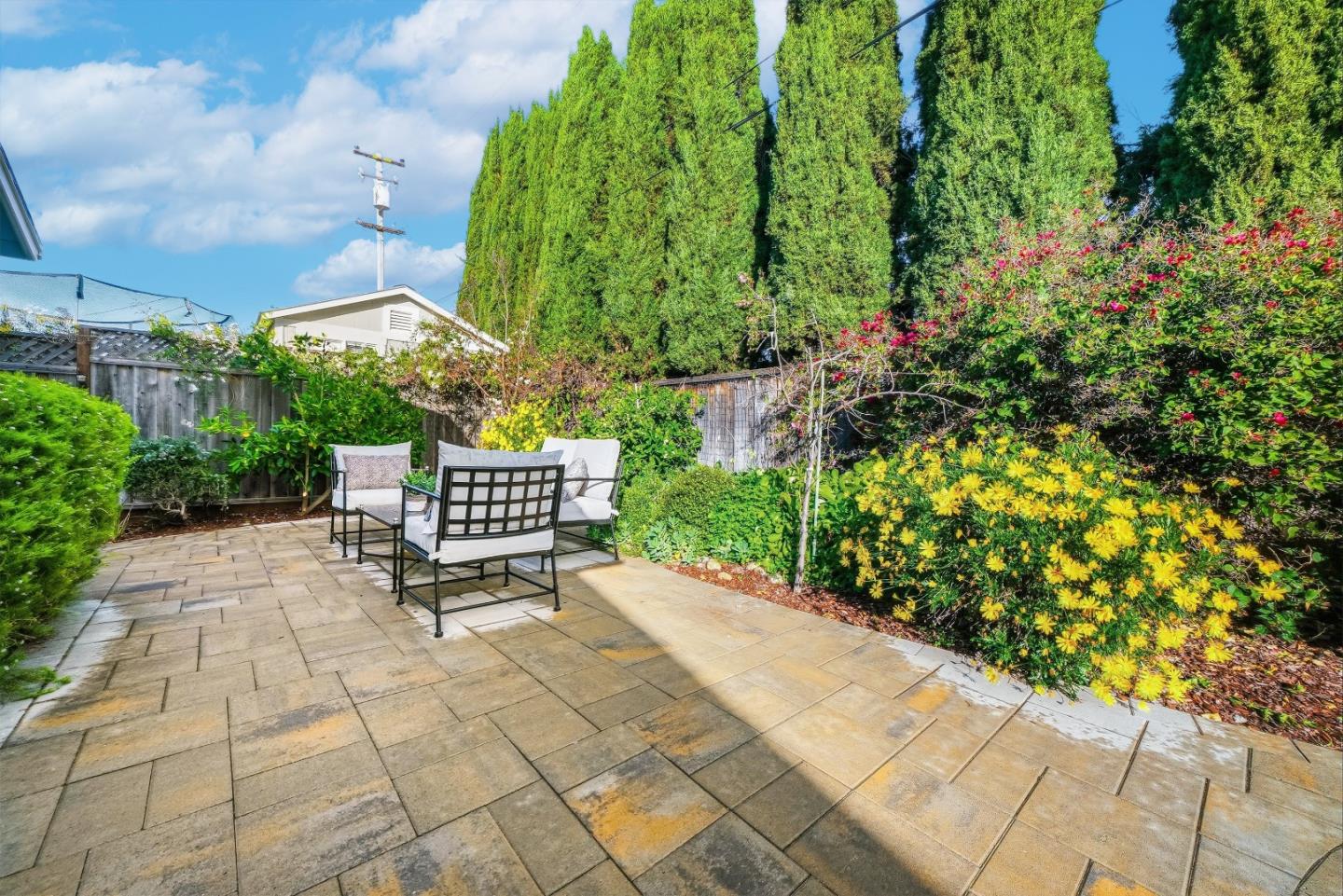 Detail Gallery Image 36 of 44 For 2163 Woodard Rd, San Jose,  CA 95124 - 3 Beds | 2 Baths