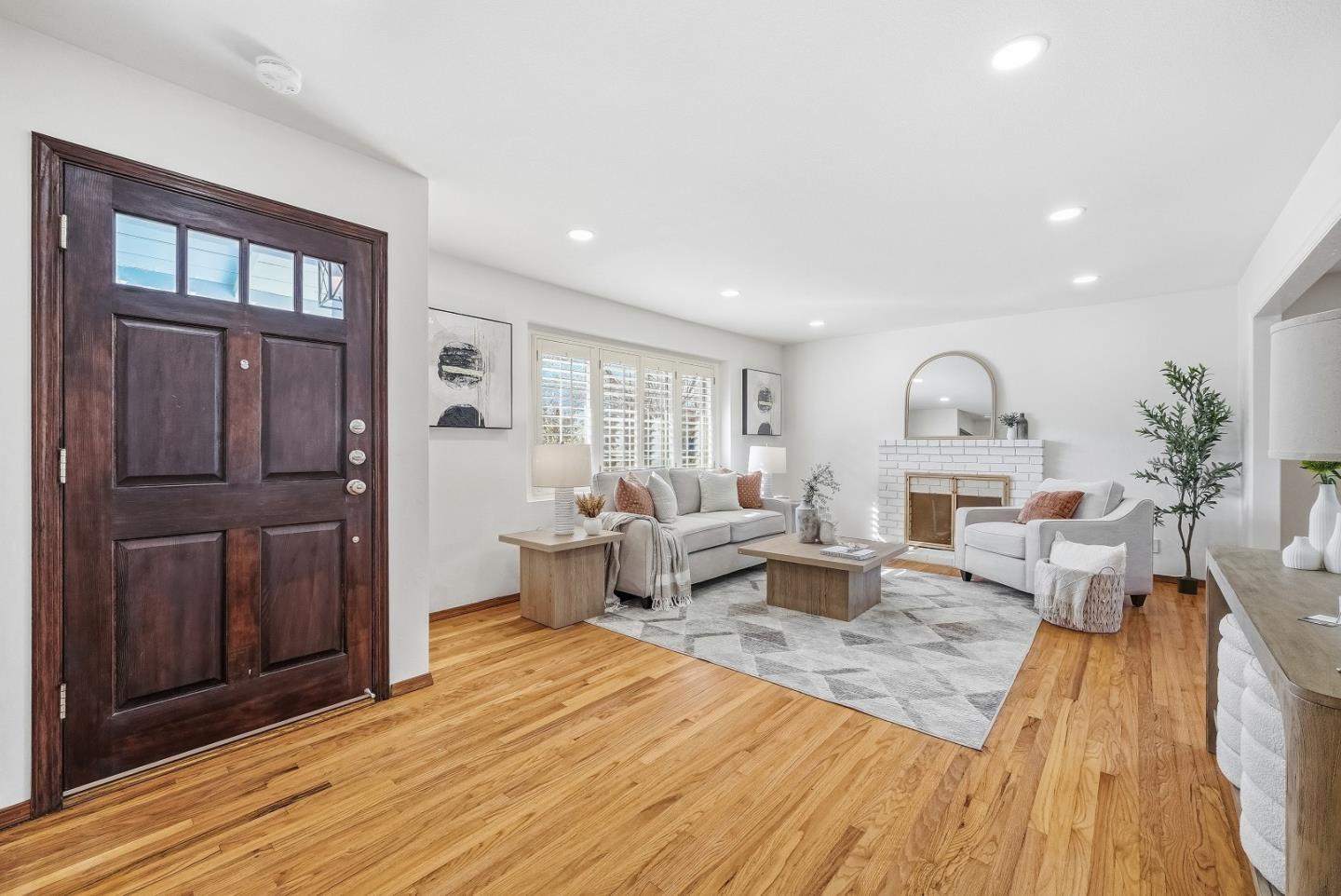 Detail Gallery Image 4 of 44 For 2163 Woodard Rd, San Jose,  CA 95124 - 3 Beds | 2 Baths