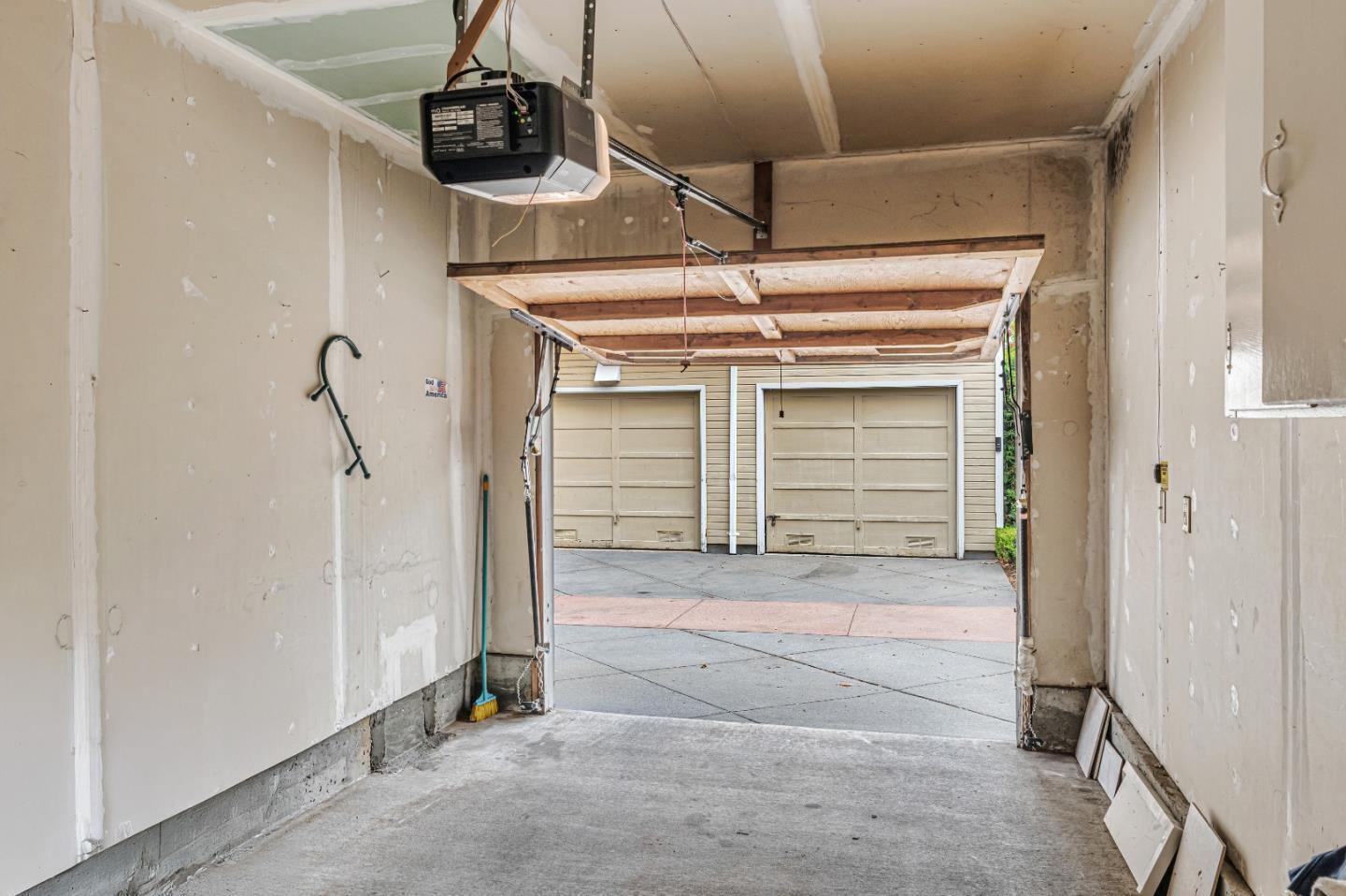 Detail Gallery Image 10 of 15 For 101 Blossom Cir #H,  San Mateo,  CA 94403 - 1 Beds | 1 Baths