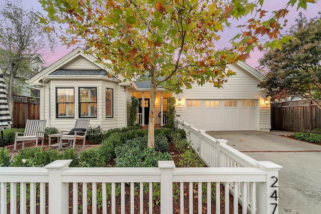 Front Image Thumbnail for ML82033520