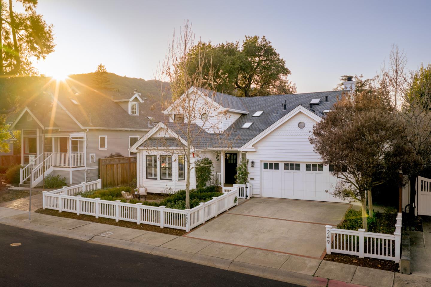 Detail Gallery Image 3 of 56 For 247 Edelen Ave, Los Gatos,  CA 95030 - 3 Beds | 2/1 Baths