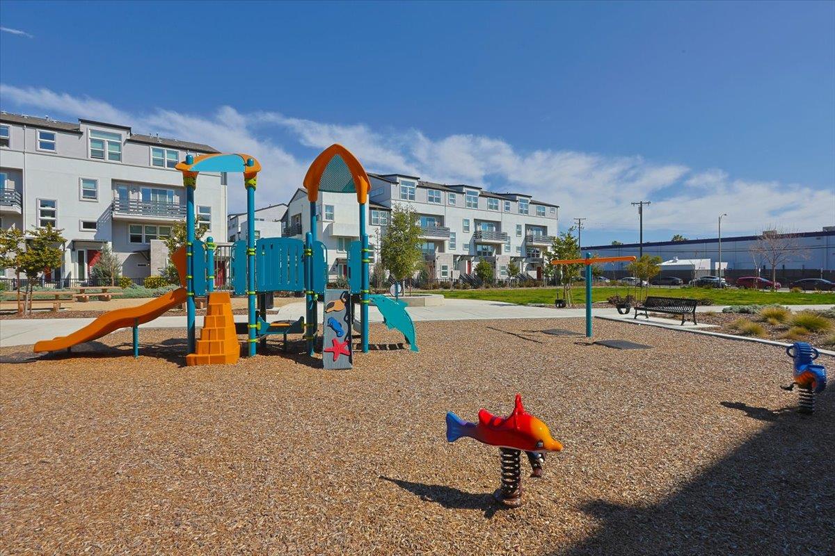 Detail Gallery Image 21 of 32 For 1863 Dobbin Dr, San Jose,  CA 95133 - 3 Beds | 3 Baths