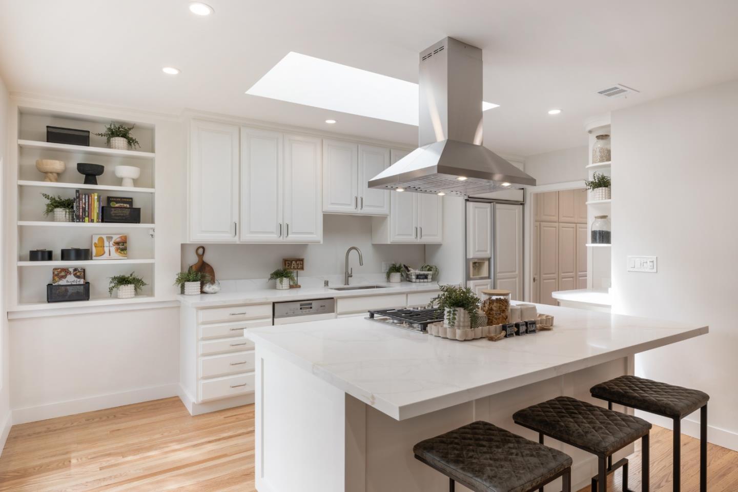 Detail Gallery Image 10 of 27 For 141 Jordan Ave, Los Altos,  CA 94022 - 3 Beds | 2 Baths