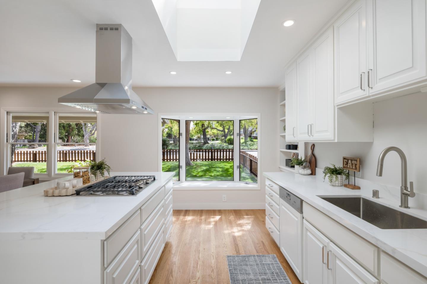 Detail Gallery Image 8 of 27 For 141 Jordan Ave, Los Altos,  CA 94022 - 3 Beds | 2 Baths