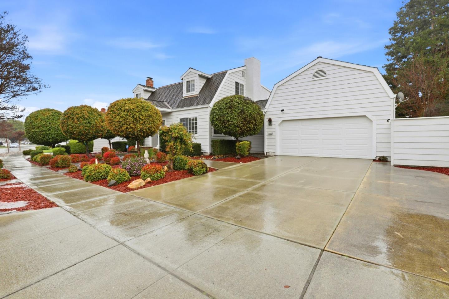 Detail Gallery Image 2 of 39 For 9130 Rancho Hills Dr, Gilroy,  CA 95020 - 3 Beds | 2/1 Baths