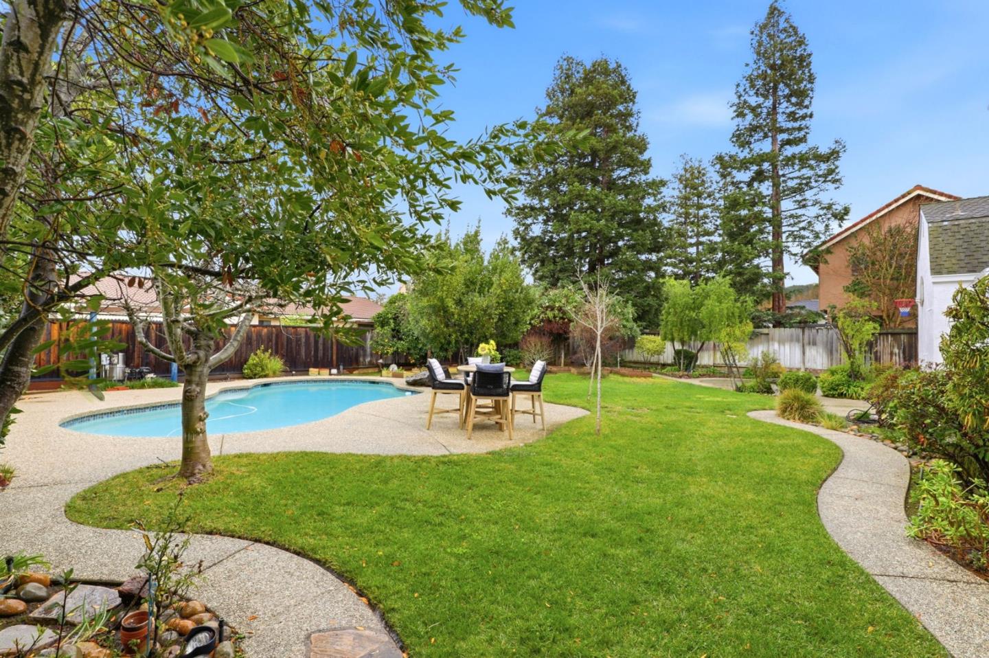 Detail Gallery Image 28 of 39 For 9130 Rancho Hills Dr, Gilroy,  CA 95020 - 3 Beds | 2/1 Baths