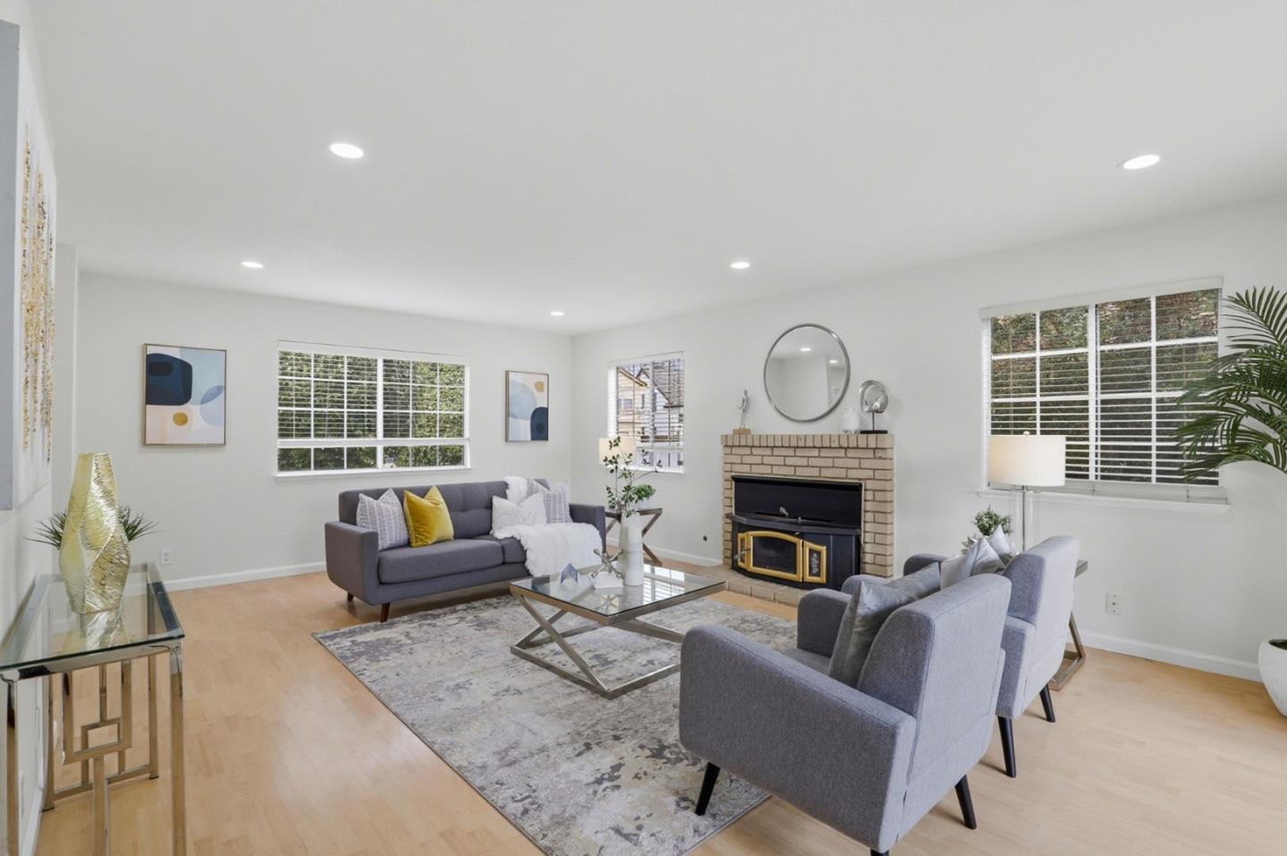 Detail Gallery Image 4 of 39 For 9130 Rancho Hills Dr, Gilroy,  CA 95020 - 3 Beds | 2/1 Baths