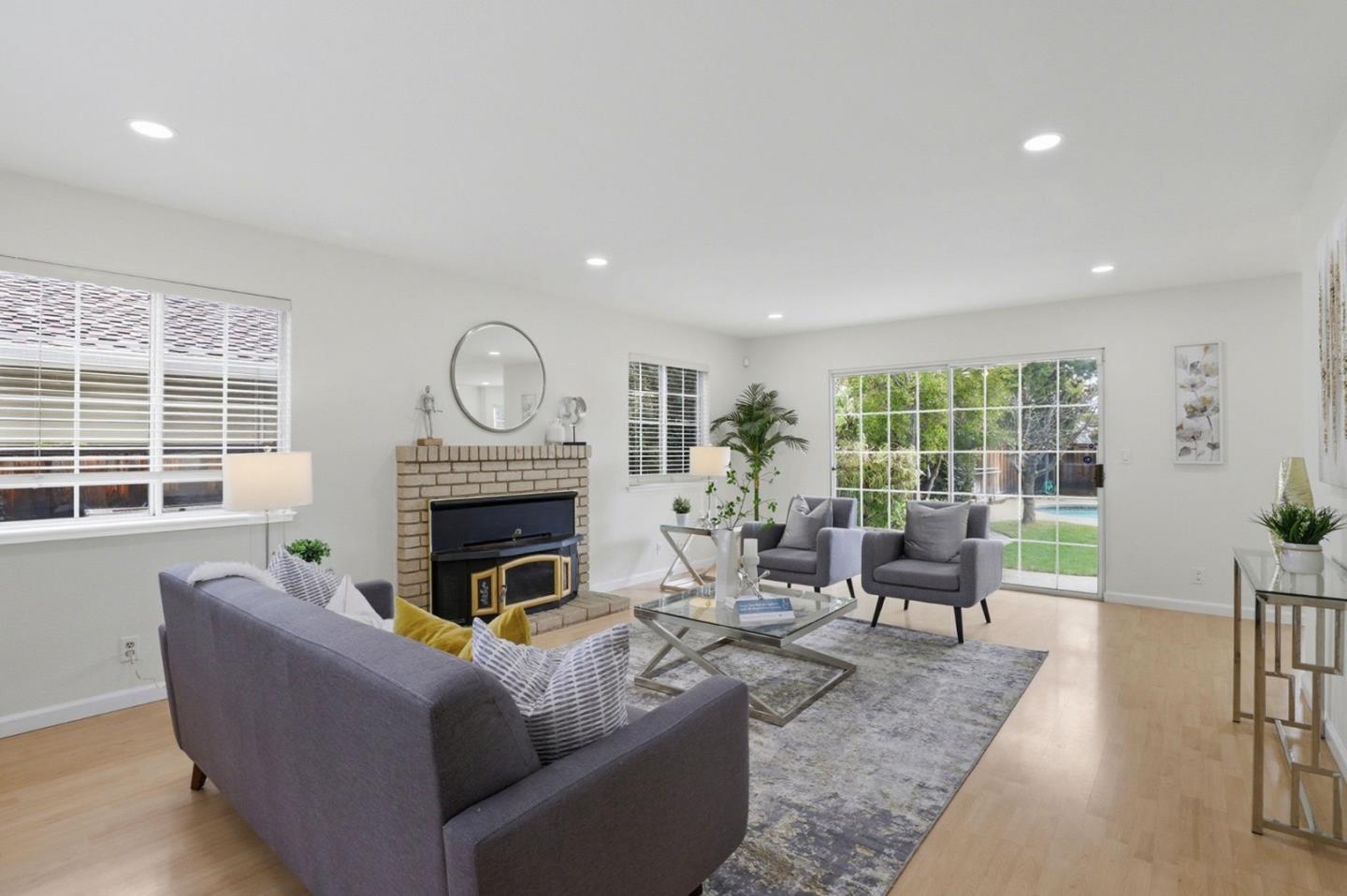 Detail Gallery Image 5 of 39 For 9130 Rancho Hills Dr, Gilroy,  CA 95020 - 3 Beds | 2/1 Baths