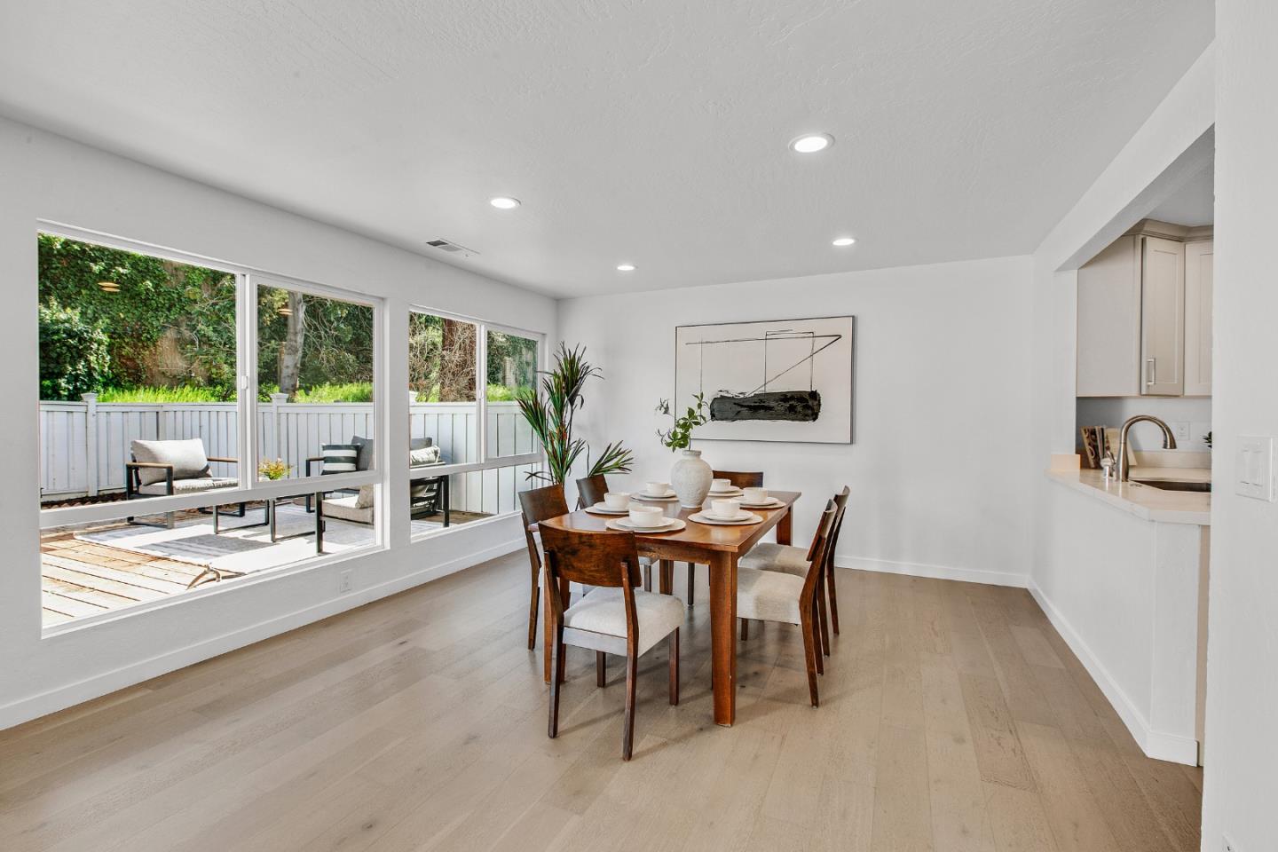 Detail Gallery Image 11 of 33 For 1646 Belleville Way, Sunnyvale,  CA 94087 - 3 Beds | 2/1 Baths