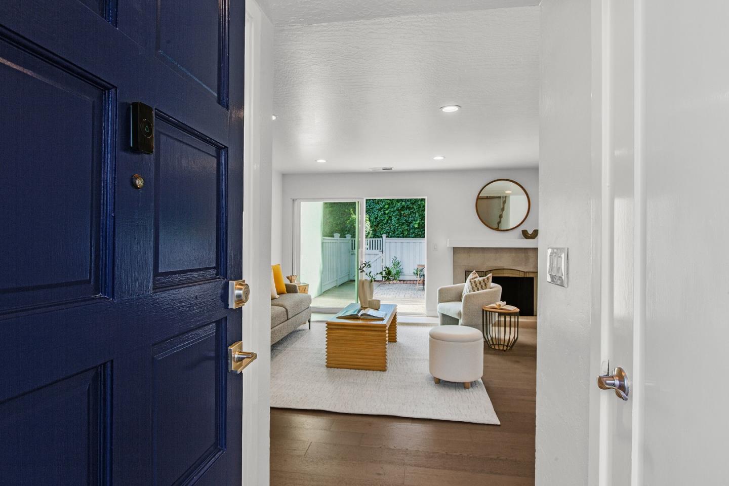 Detail Gallery Image 5 of 33 For 1646 Belleville Way, Sunnyvale,  CA 94087 - 3 Beds | 2/1 Baths