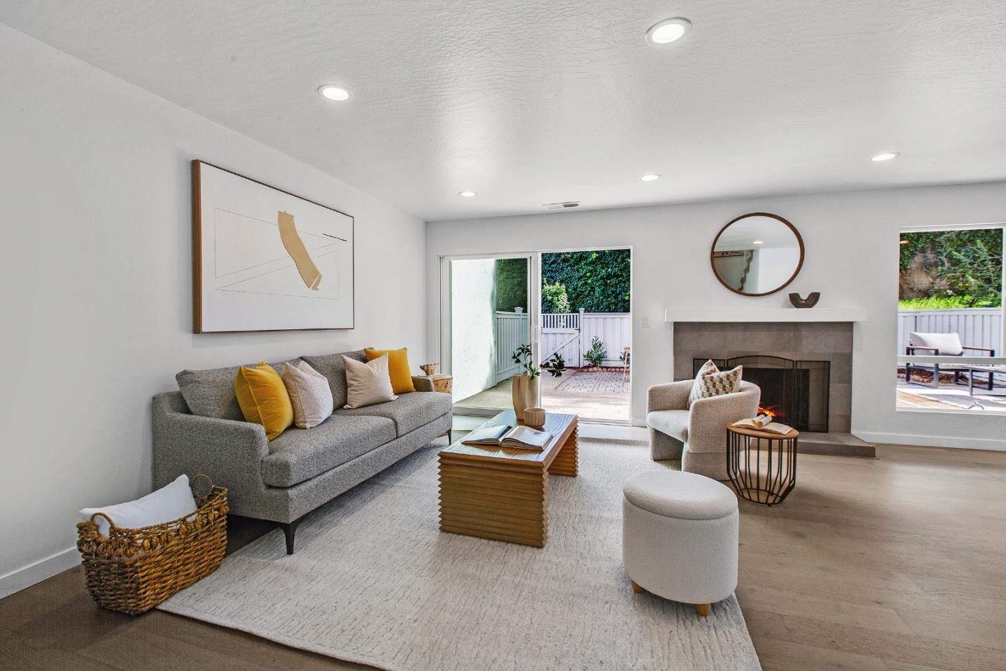 Detail Gallery Image 6 of 33 For 1646 Belleville Way, Sunnyvale,  CA 94087 - 3 Beds | 2/1 Baths