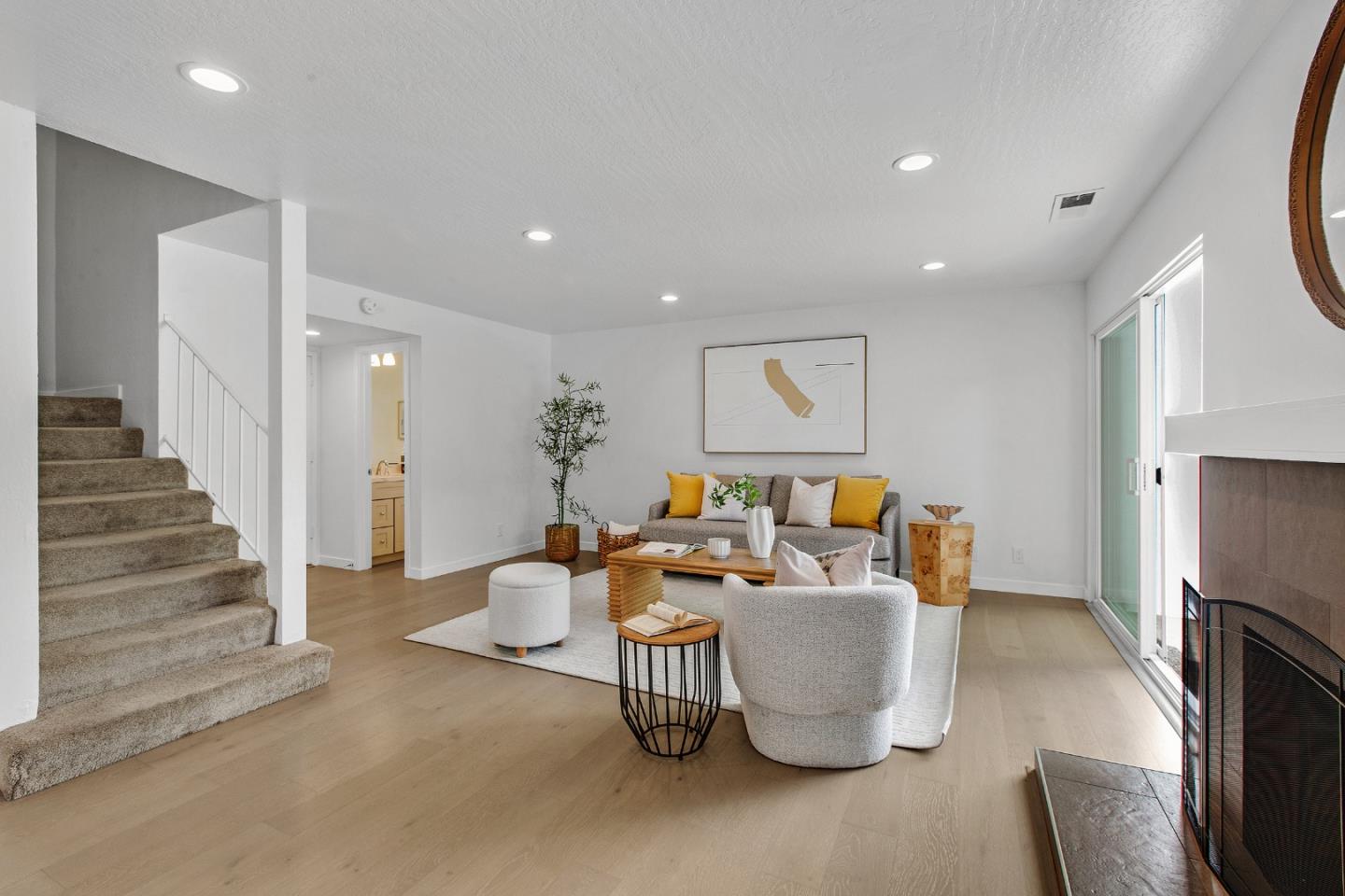 Detail Gallery Image 8 of 33 For 1646 Belleville Way, Sunnyvale,  CA 94087 - 3 Beds | 2/1 Baths