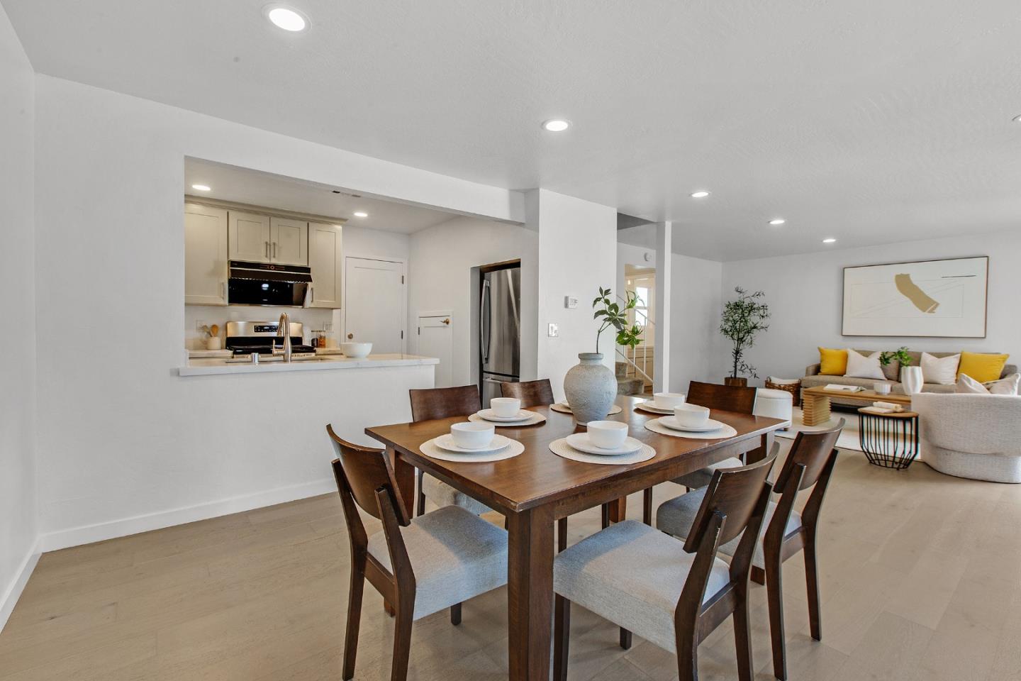 Detail Gallery Image 9 of 33 For 1646 Belleville Way, Sunnyvale,  CA 94087 - 3 Beds | 2/1 Baths