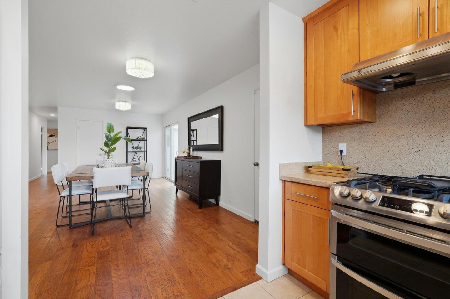 Detail Gallery Image 11 of 32 For 4709 Norwich Way, San Jose,  CA 95130 - 5 Beds | 2/1 Baths