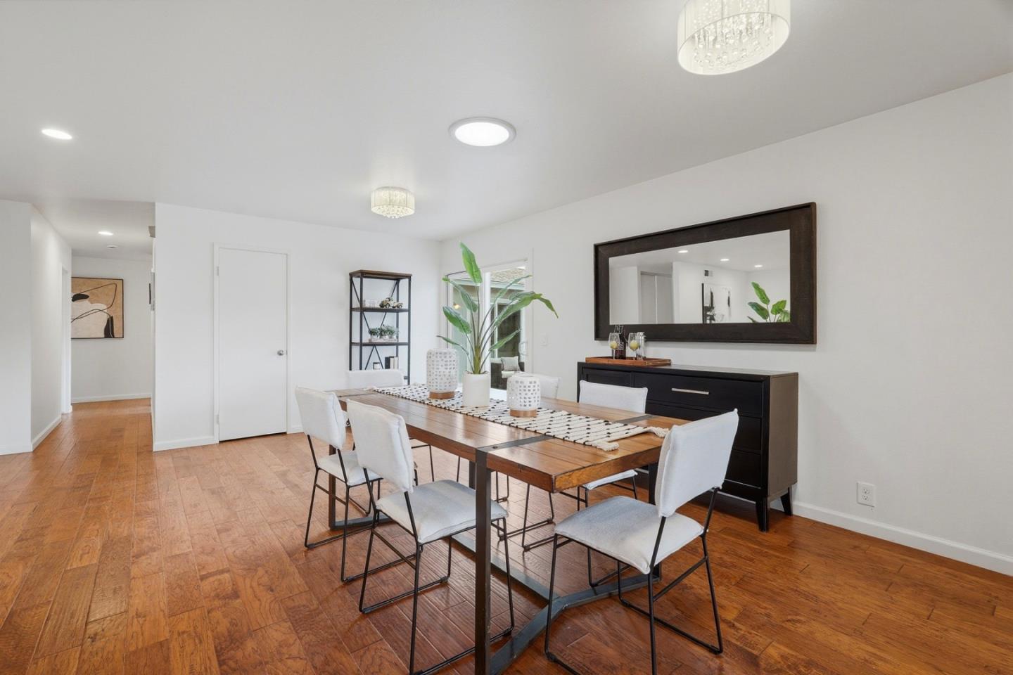 Detail Gallery Image 5 of 32 For 4709 Norwich Way, San Jose,  CA 95130 - 5 Beds | 2/1 Baths