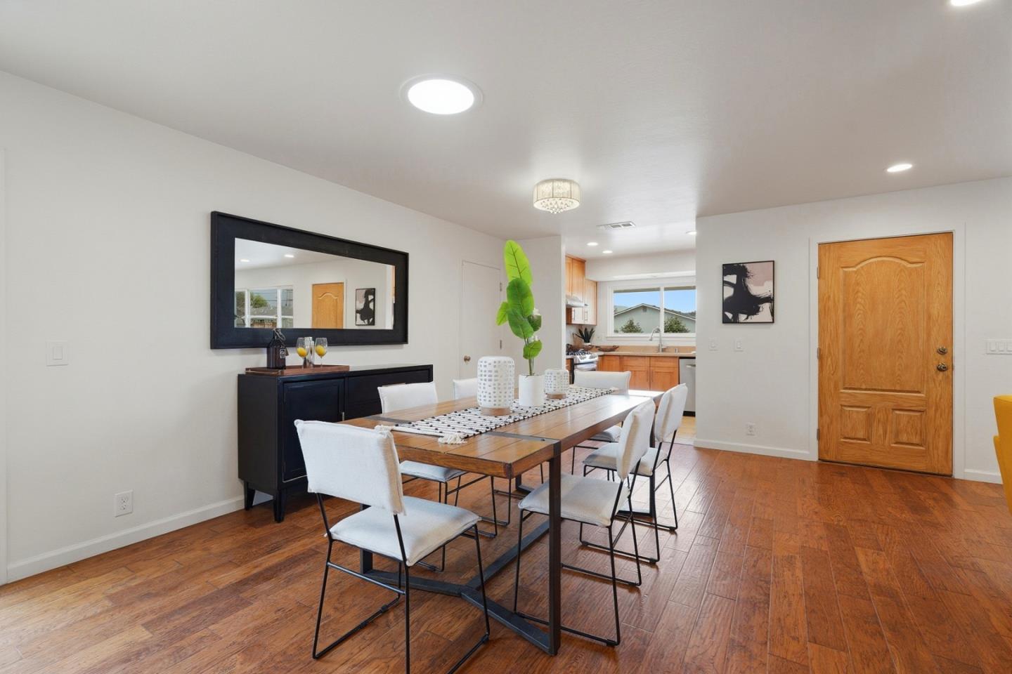 Detail Gallery Image 9 of 32 For 4709 Norwich Way, San Jose,  CA 95130 - 5 Beds | 2/1 Baths