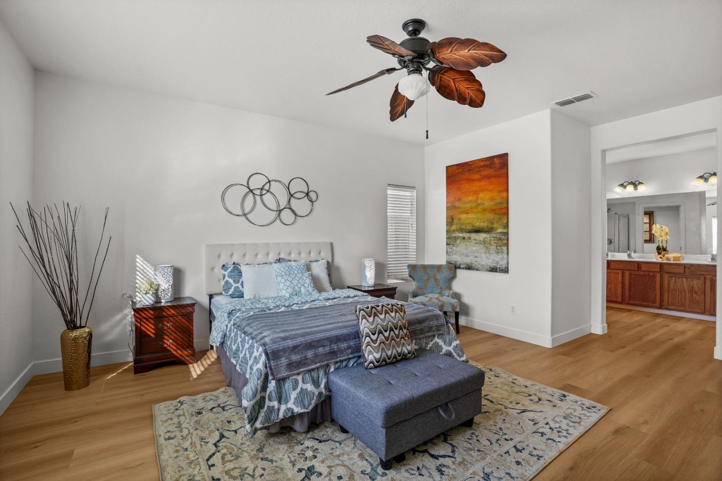 Detail Gallery Image 12 of 44 For 9942 Valderama Way, Sacramento,  CA 95829 - 3 Beds | 2 Baths