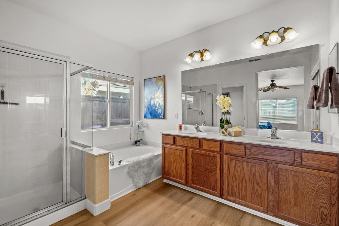 Detail Gallery Image 15 of 44 For 9942 Valderama Way, Sacramento,  CA 95829 - 3 Beds | 2 Baths