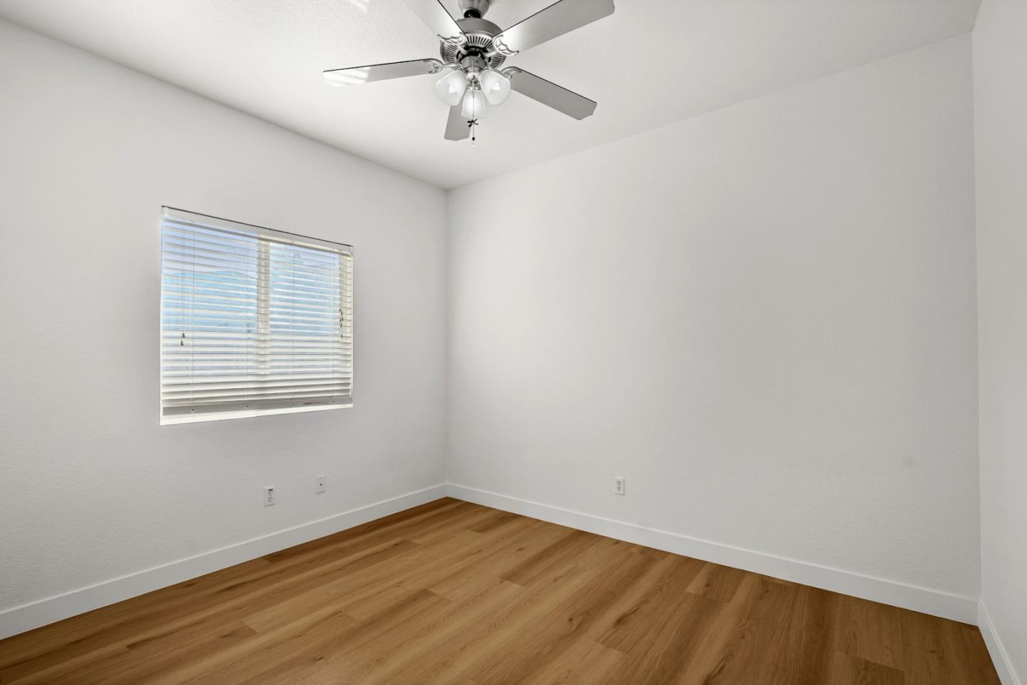 Detail Gallery Image 21 of 44 For 9942 Valderama Way, Sacramento,  CA 95829 - 3 Beds | 2 Baths