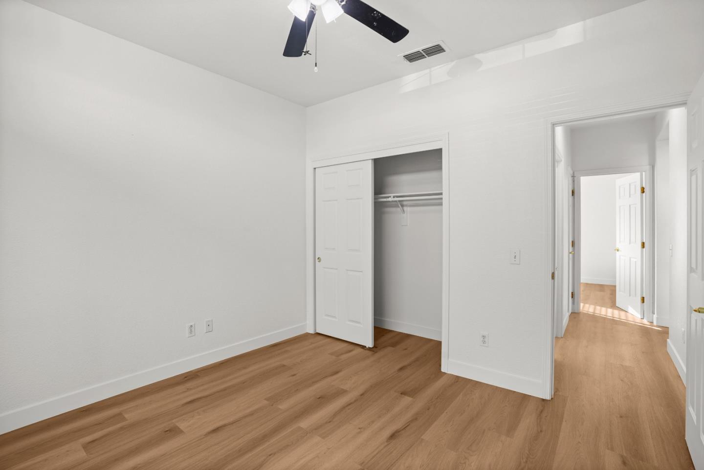 Detail Gallery Image 23 of 44 For 9942 Valderama Way, Sacramento,  CA 95829 - 3 Beds | 2 Baths