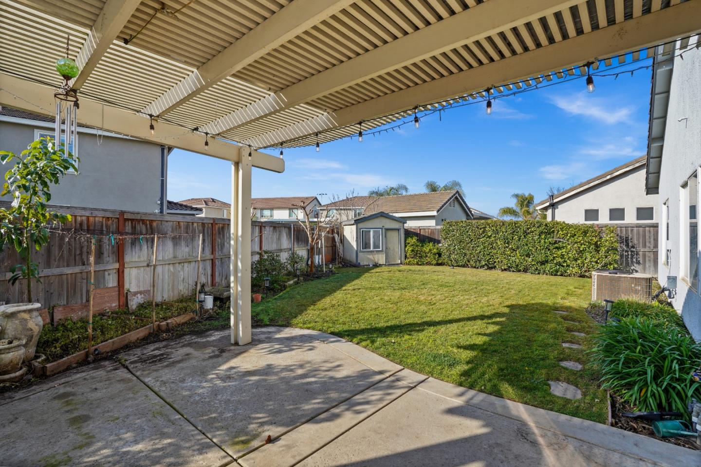 Detail Gallery Image 28 of 44 For 9942 Valderama Way, Sacramento,  CA 95829 - 3 Beds | 2 Baths