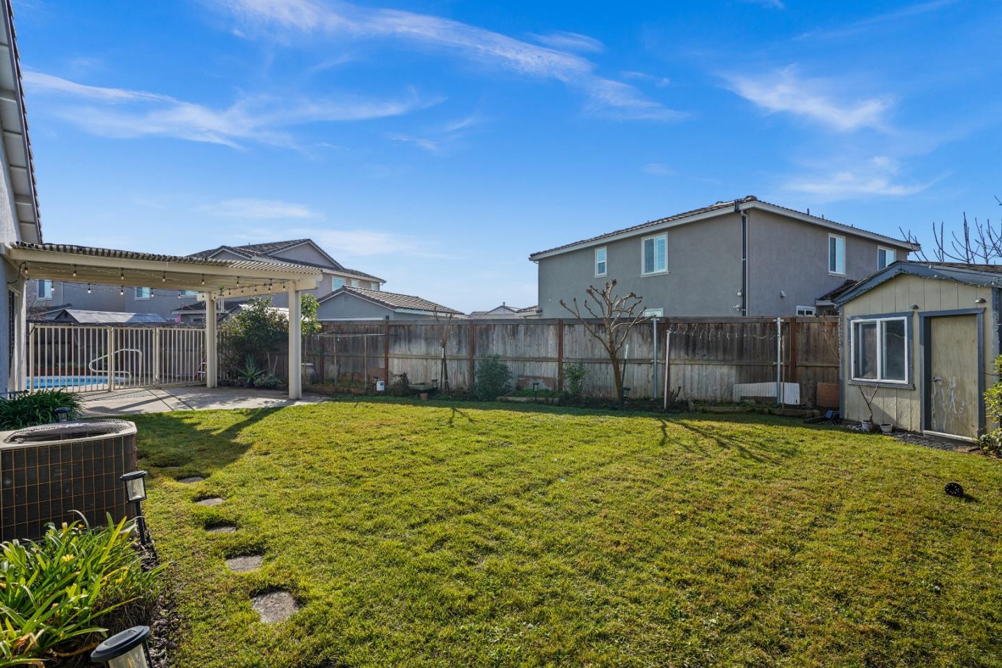 Detail Gallery Image 29 of 44 For 9942 Valderama Way, Sacramento,  CA 95829 - 3 Beds | 2 Baths