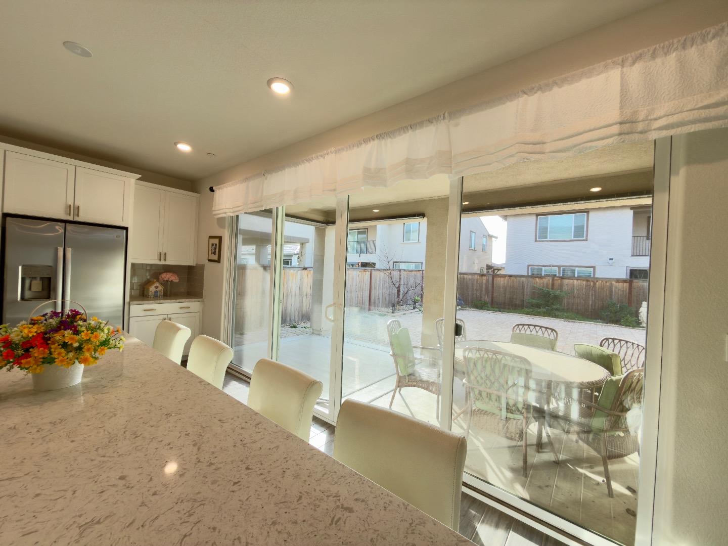 Detail Gallery Image 5 of 8 For 5955 Vantage St, Sacramento,  CA 95835 - 4 Beds | 3 Baths