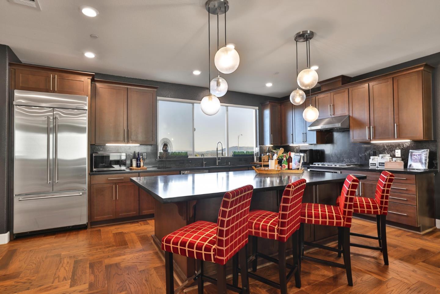 Detail Gallery Image 11 of 44 For 2986 Valley of Hearts Del Pl, San Jose,  CA 95136 - 4 Beds | 3/1 Baths