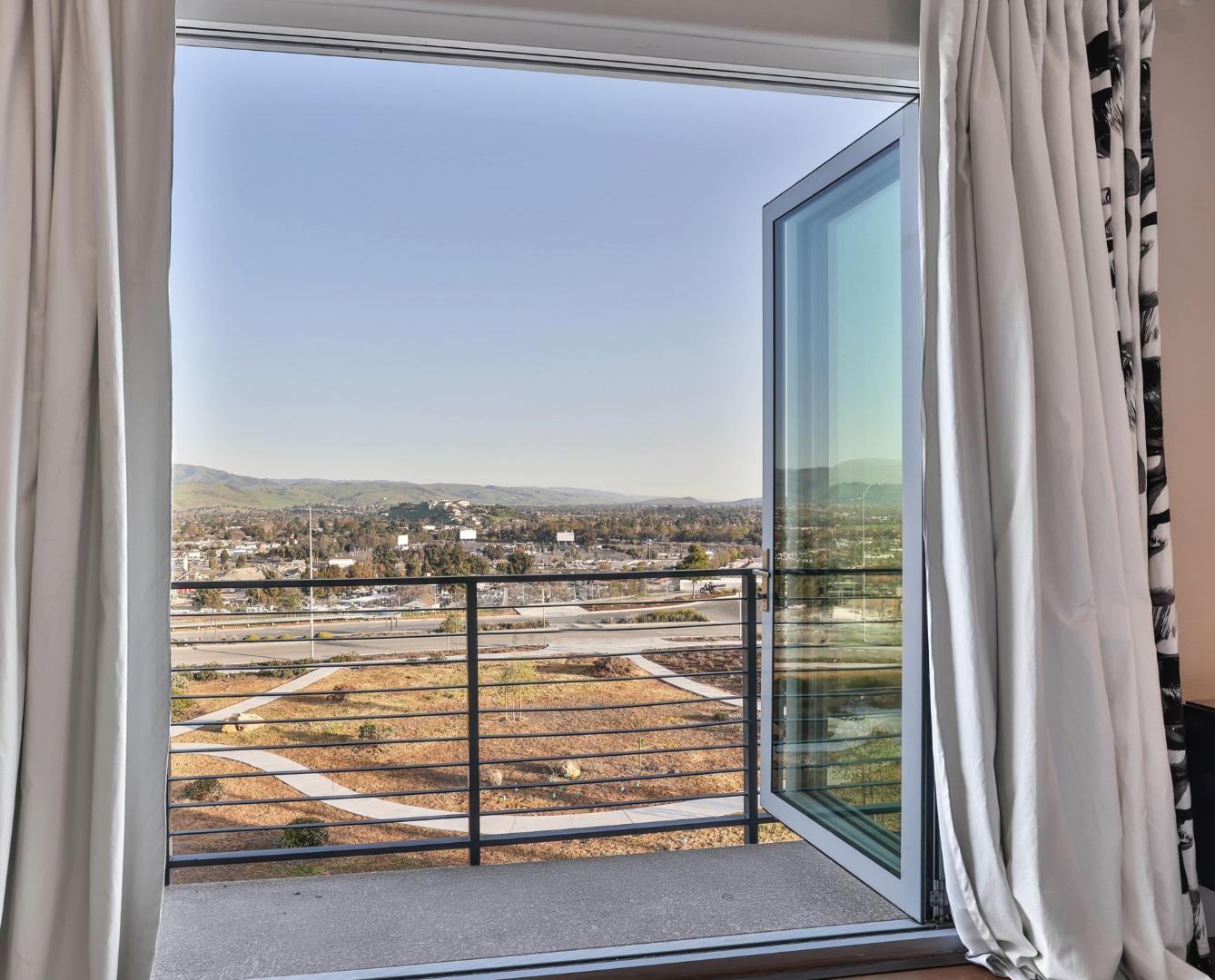 Detail Gallery Image 24 of 44 For 2986 Valley of Hearts Del Pl, San Jose,  CA 95136 - 4 Beds | 3/1 Baths