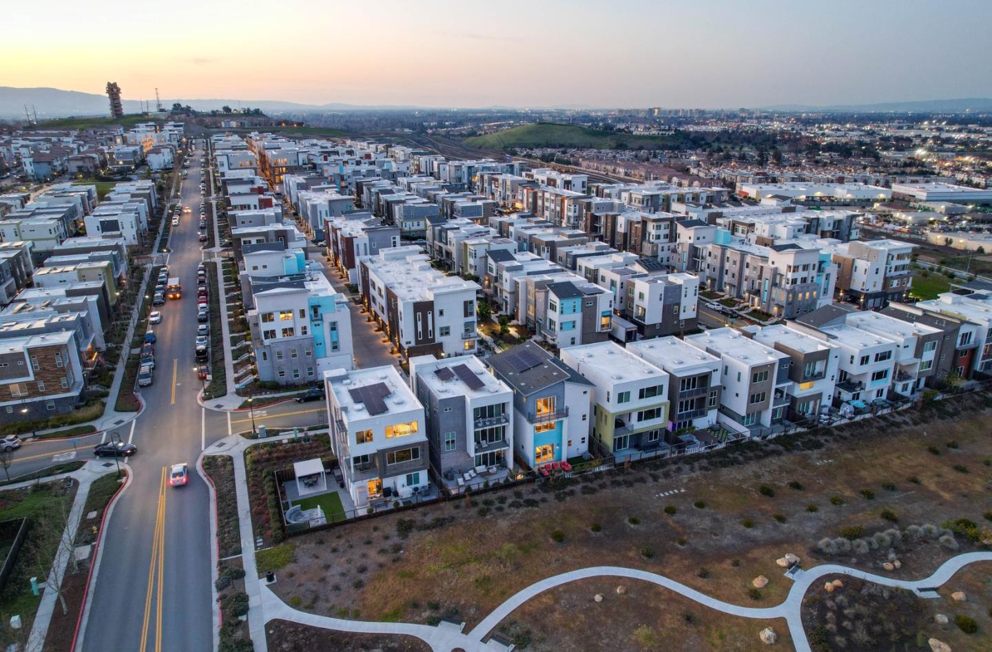 Detail Gallery Image 35 of 44 For 2986 Valley of Hearts Del Pl, San Jose,  CA 95136 - 4 Beds | 3/1 Baths
